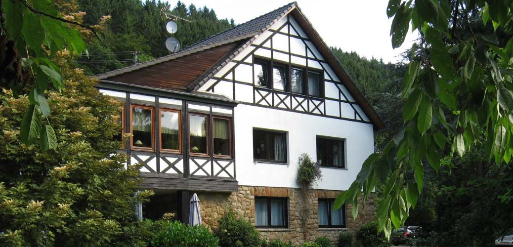 Blick aus dem Garten auf unsere Pension